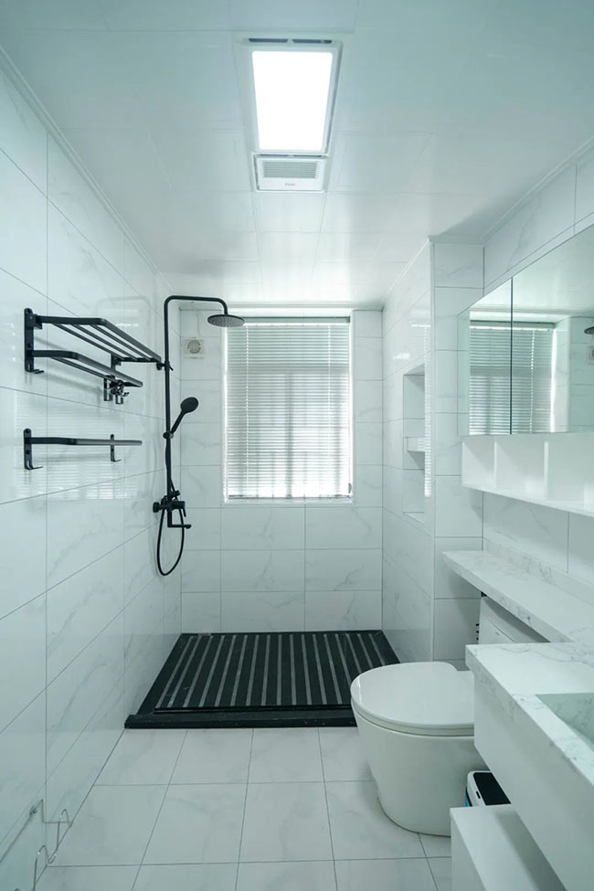 120㎡現代三居，飄窗與收納柜結合，打造實用起居臥室